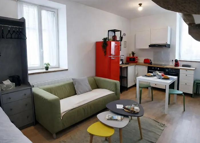 Le 101, Histoire Et Modernite * Saint-Genix-sur-Guiers